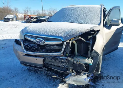 2015 Subaru Forester 2.5I Premium z USA, uszkodzony, nr VIN JF2SJADC4FH533903